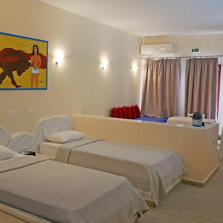 Hotel Nautilus Dome Fira (Santorini)