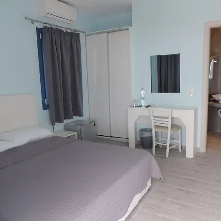 Nautilus Dome Hotel Fira (Santorini)