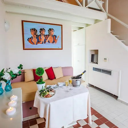 Nautilus Dome Hotel 3*